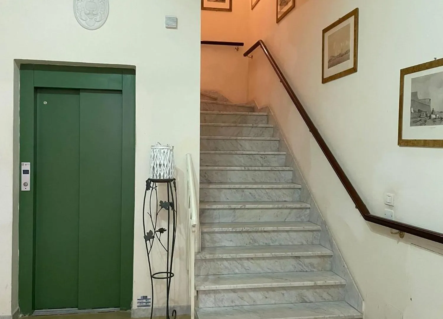 Elegant Apartment In Pietrasanta