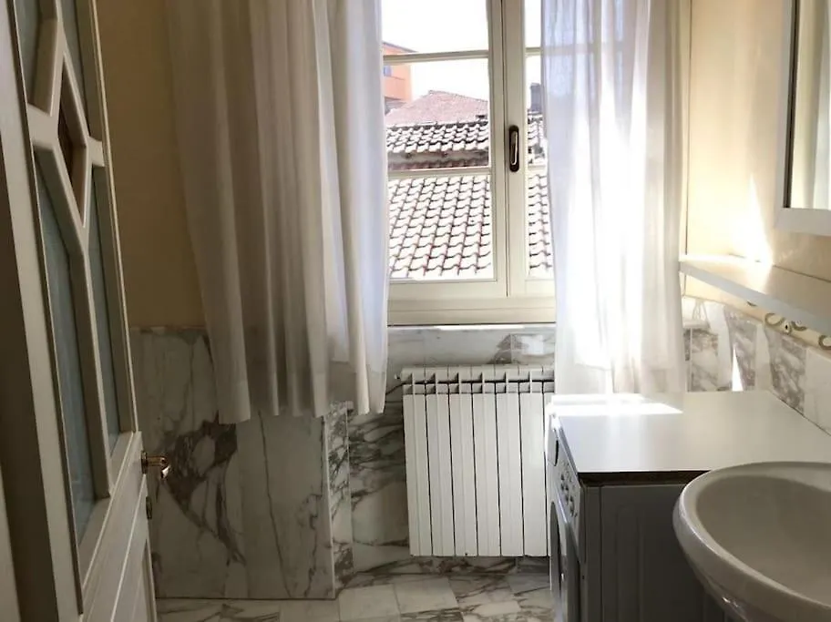 Elegant Apartment In Pietrasanta